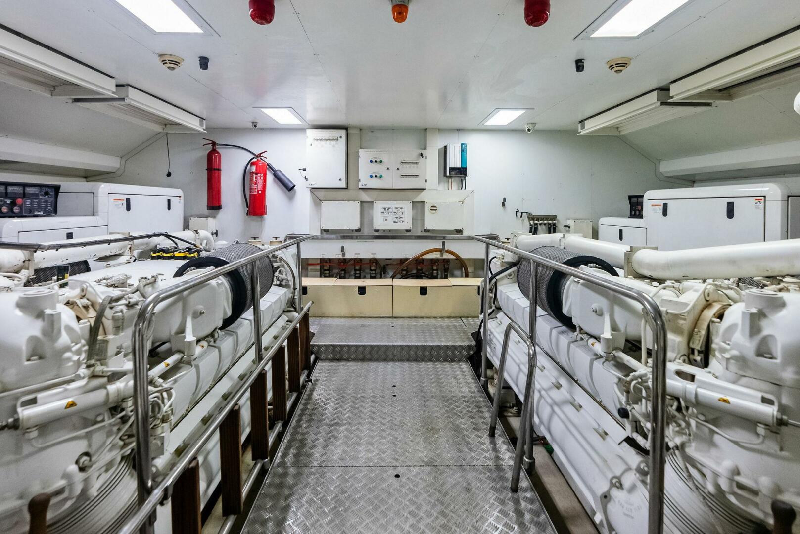 Custom Line-100 2014-SHA SHA SHA IV Panama City-Panama-5819076 | Thumbnail