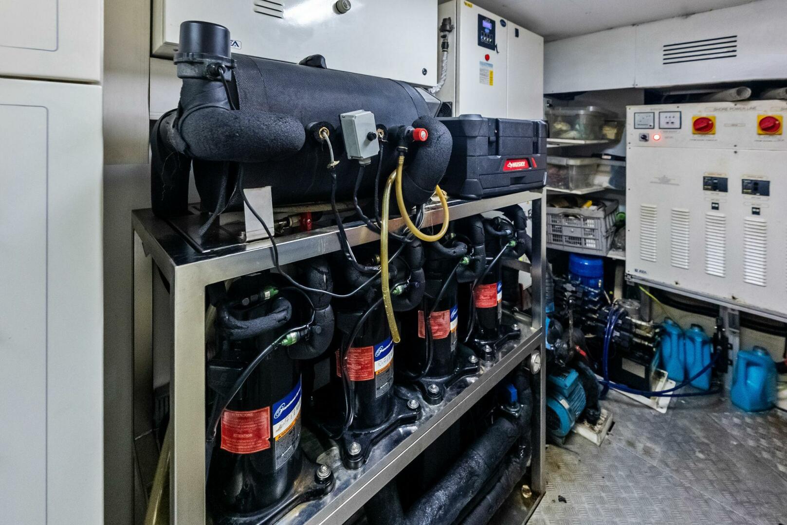 Custom Line-100 2014-SHA SHA SHA IV Panama City-Panama-5819080 | Thumbnail