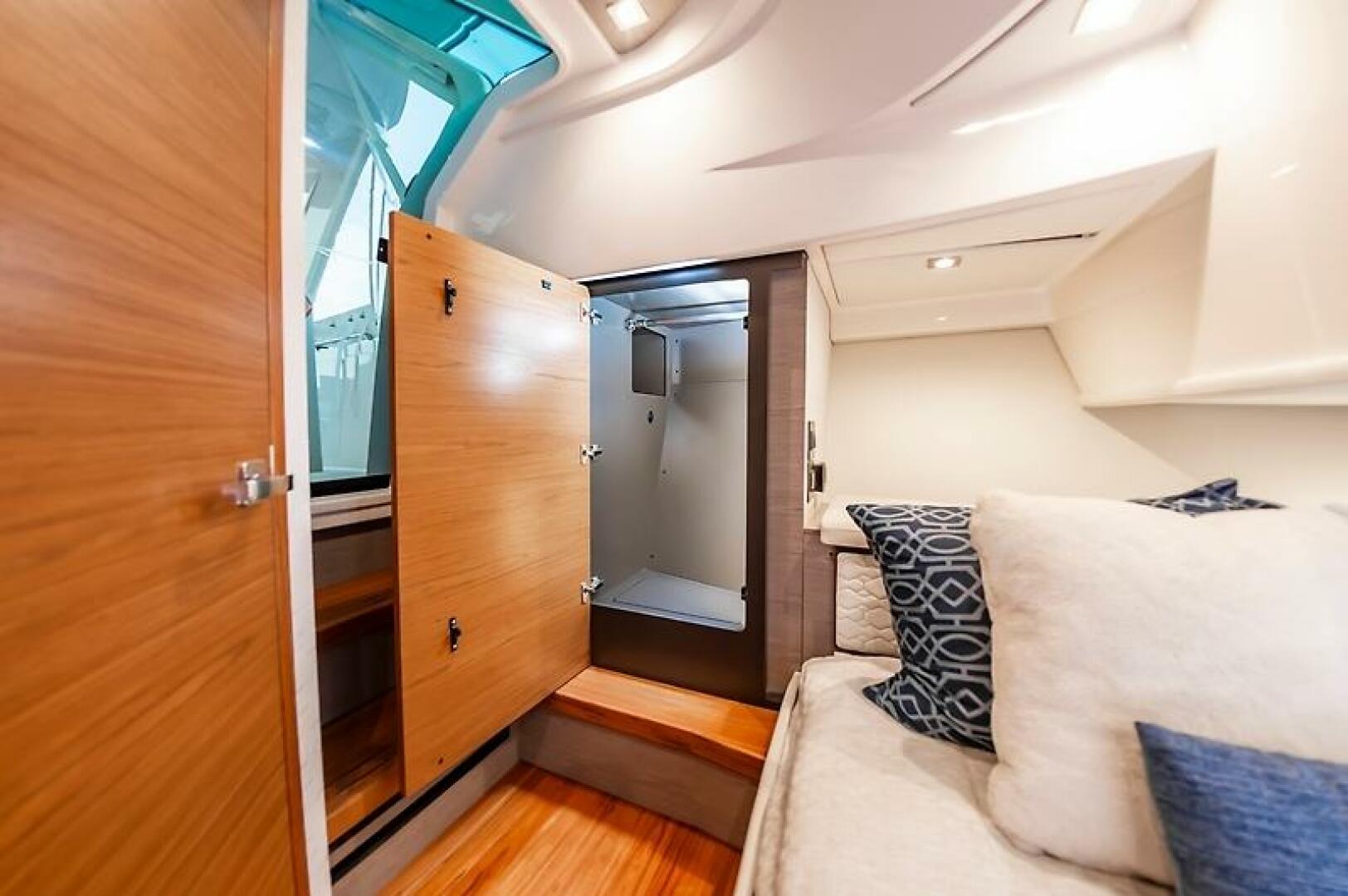 Tiara Yachts-38 LS 2023-Natalee Hampton-Virginia-United States-0005458729-5791603 | Thumbnail