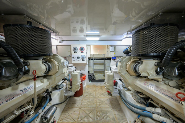 Post-50 Convertible 1998-SEANYLE Ft Pierce-Florida-United States-Post 50 SEANYLE  Engine Room-5792339