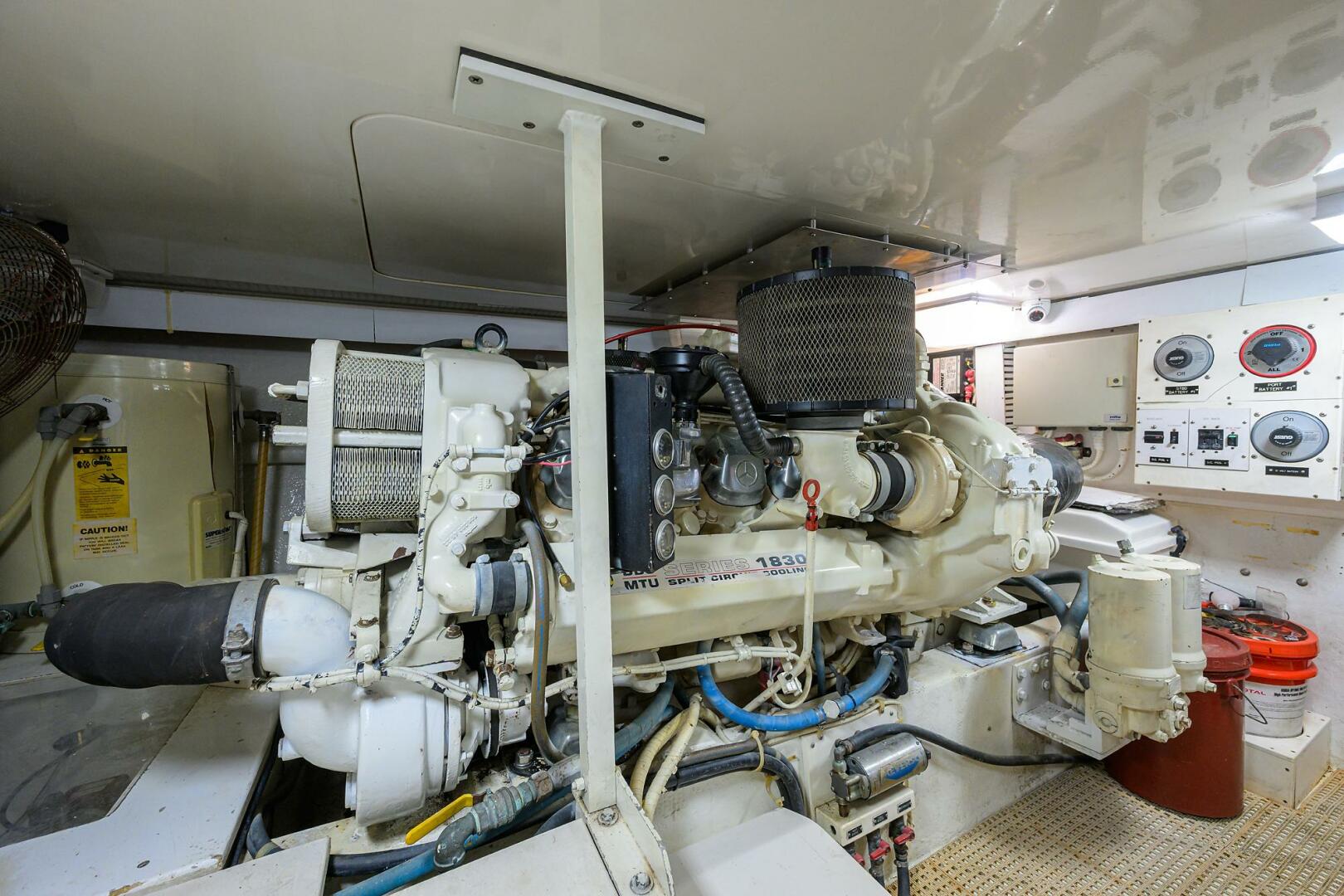Post-50 Convertible 1998-SEANYLE Ft Pierce-Florida-United States-Post 50 SEANYLE  Engine Room-5792338 | Thumbnail