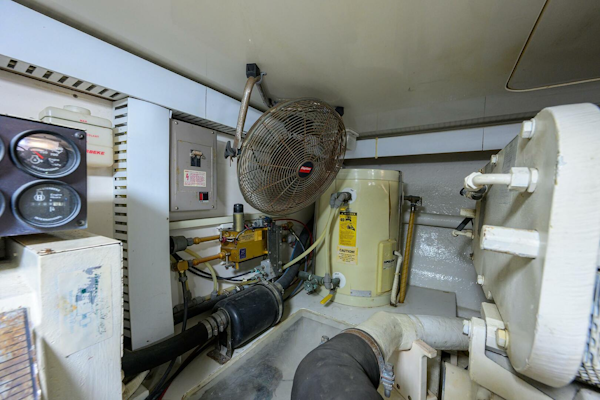 Post-50 Convertible 1998-SEANYLE Ft Pierce-Florida-United States-Post 50 SEANYLE  Engine Room-5792335