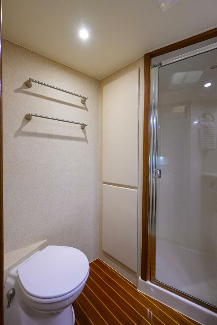 Post-50 Convertible 1998-SEANYLE Ft Pierce-Florida-United States-Post 50 SEANYLE  Master Ensuite Head-5792317 | Thumbnail