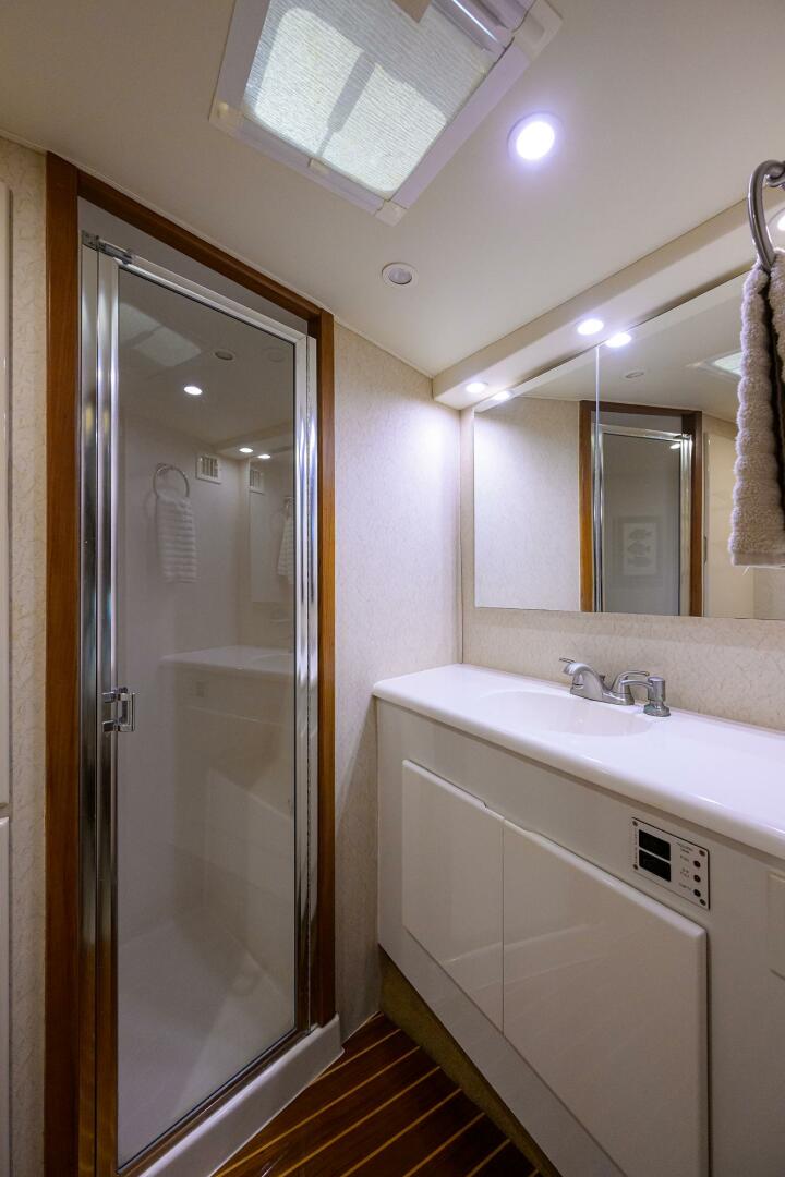 Post-50 Convertible 1998-SEANYLE Ft Pierce-Florida-United States-Post 50 SEANYLE  Master Ensuite Head-5792315 | Thumbnail