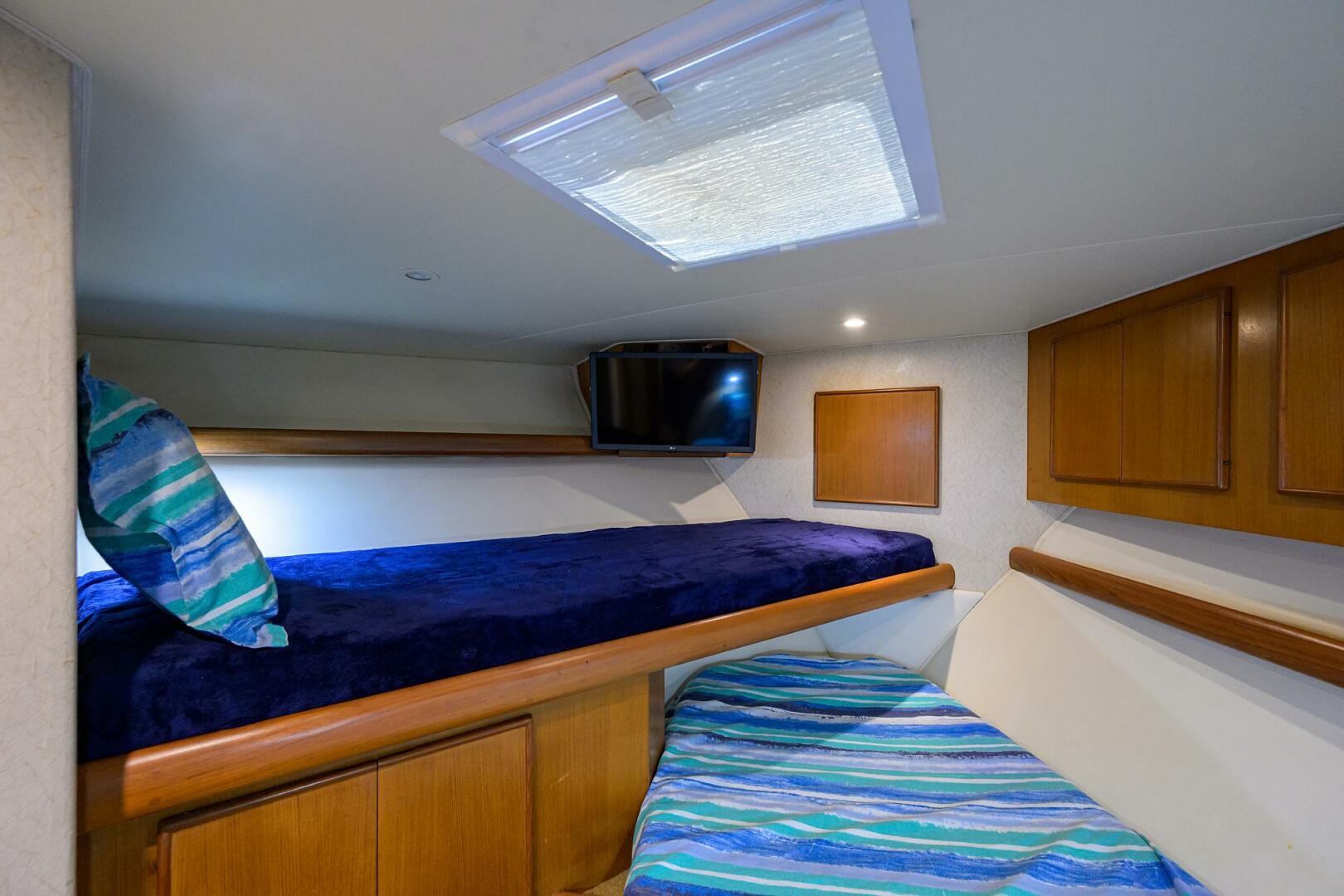 Post-50 Convertible 1998-SEANYLE Ft Pierce-Florida-United States-Post 50 SEANYLE  Guest Cabin  Bow-5792322 | Thumbnail