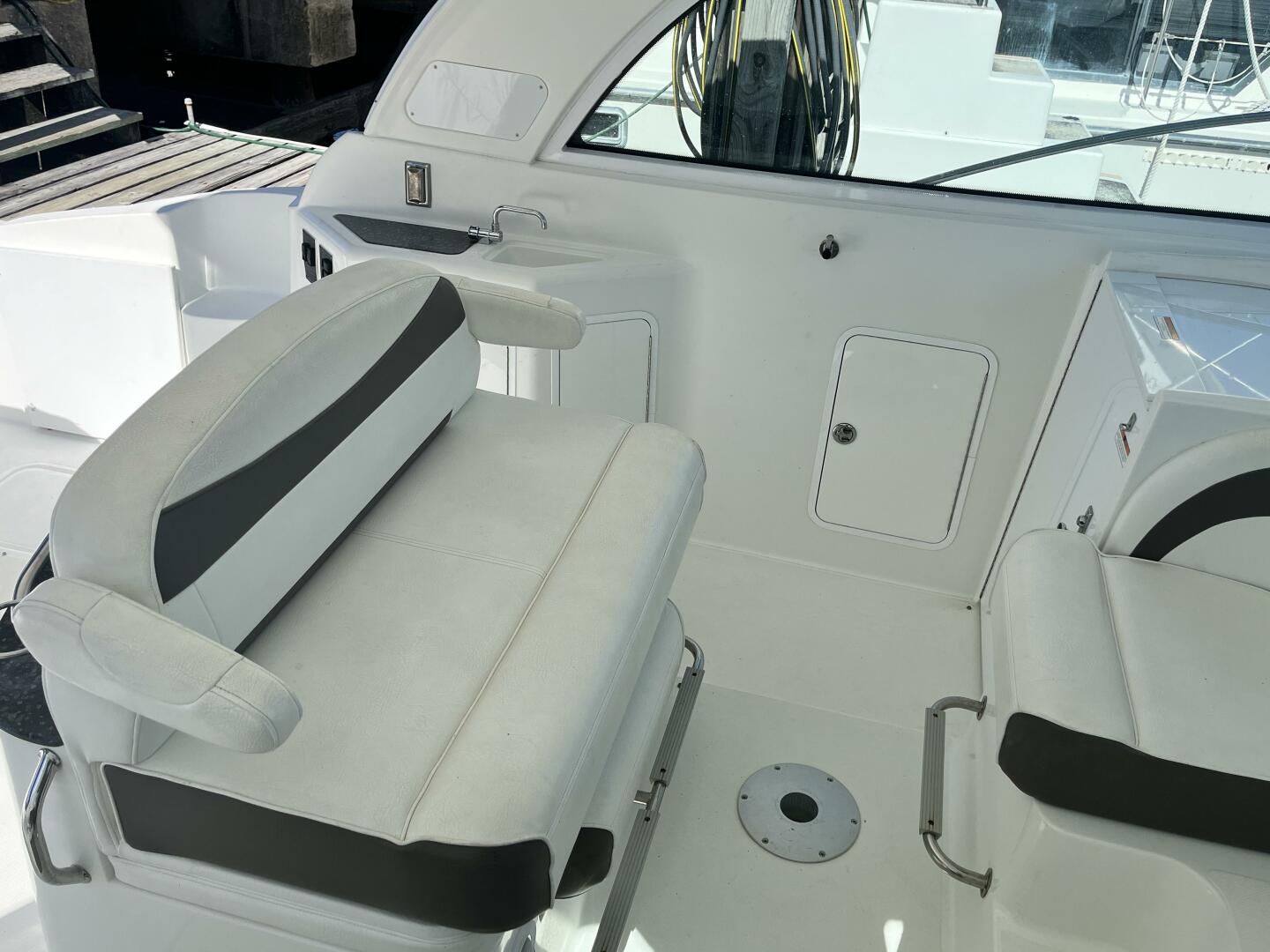 Cruisers Yachts-390 Sport Coupe 2008-Bail Out New Orleans-Louisiana-United States-Cruisers 390 Sport Coupe-5798704 | Thumbnail