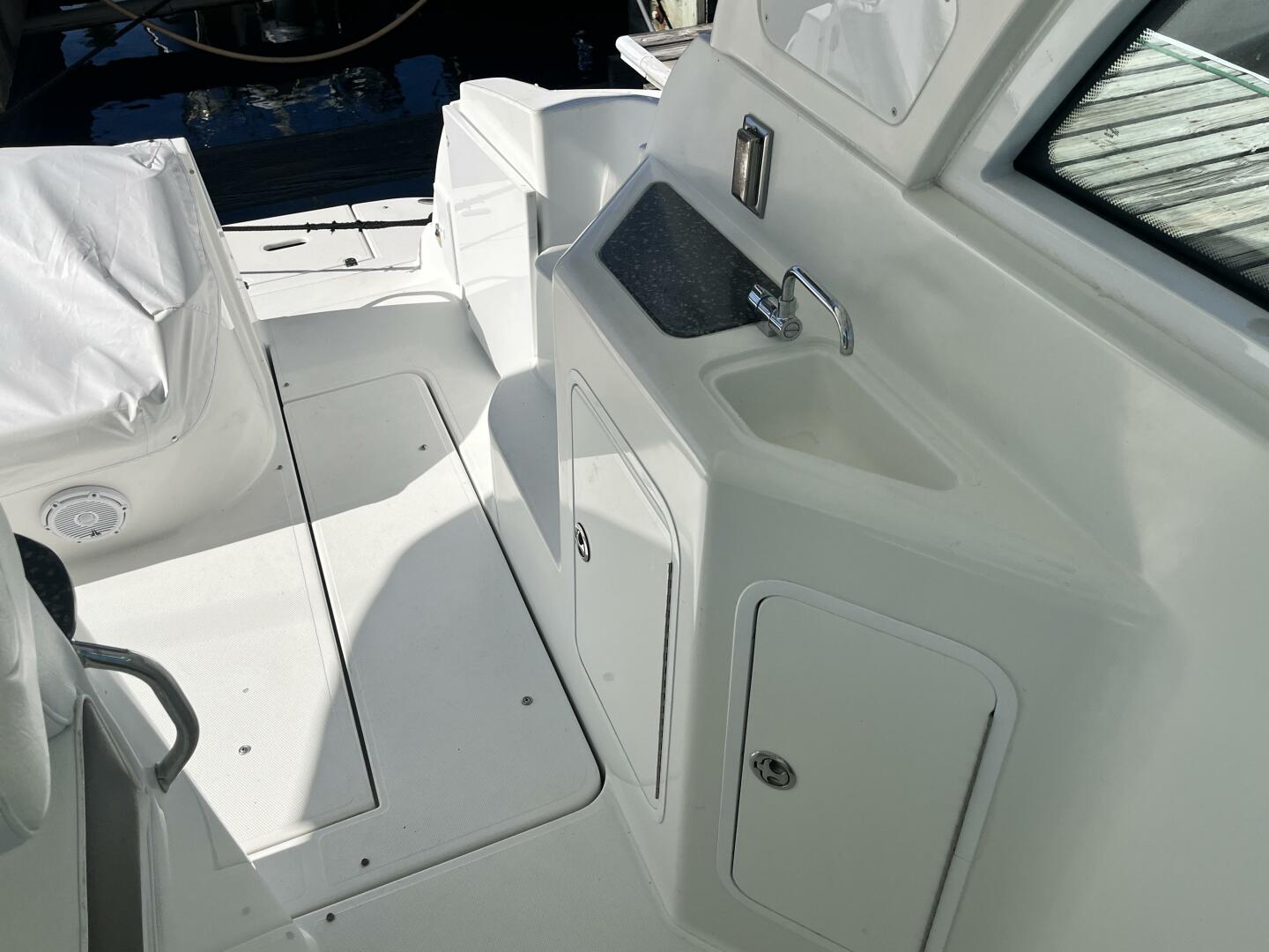 Cruisers Yachts-390 Sport Coupe 2008-Bail Out New Orleans-Louisiana-United States-Cruisers 390 Sport Coupe-5798711 | Thumbnail