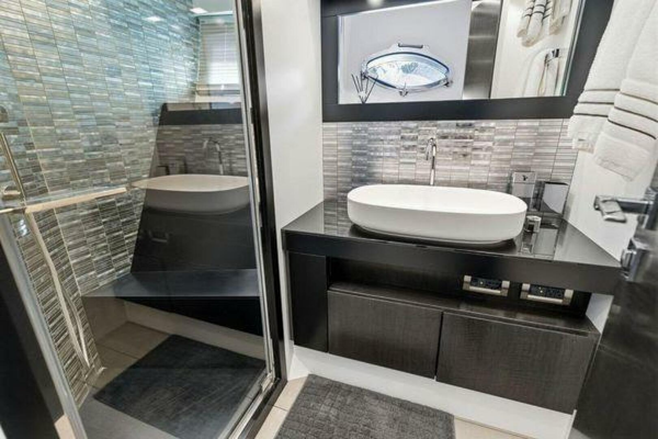 Pershing 2019 -Fort Lauderdale-Florida-United States-5796387