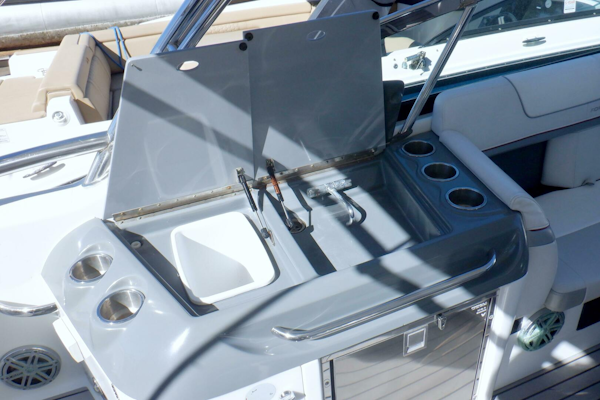 Formula-350 Crossover Bowrider 2015-Ship Faced Fort Myers Beach-Florida-United States-5870508