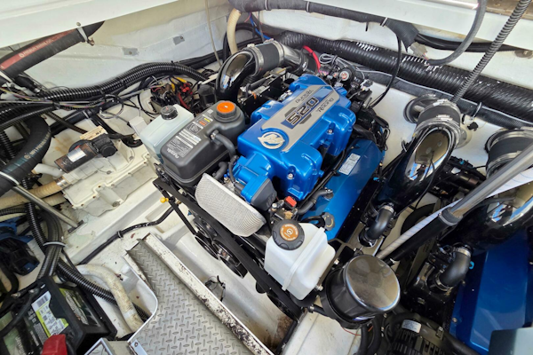 Formula-350 Crossover Bowrider 2015-Ship Faced Fort Myers Beach-Florida-United States-5870578