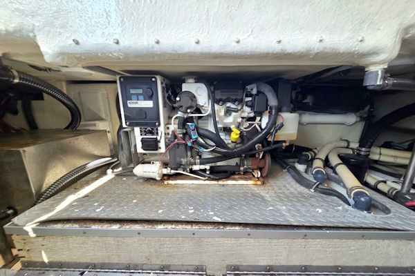 Formula-350 Crossover Bowrider 2015-Ship Faced Fort Myers Beach-Florida-United States-5870573