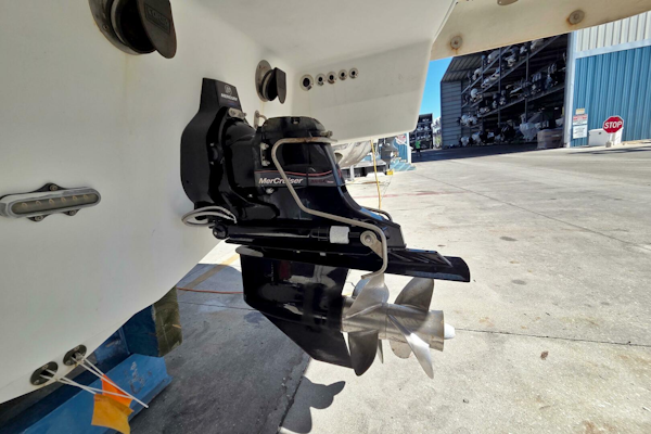 Formula-350 Crossover Bowrider 2015-Ship Faced Fort Myers Beach-Florida-United States-5870583