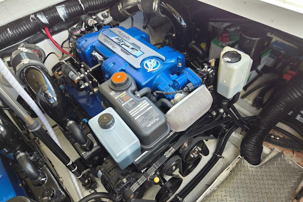 Formula-350 Crossover Bowrider 2015-Ship Faced Fort Myers Beach-Florida-United States-5870567