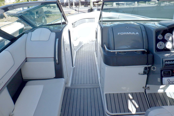 Formula-350 Crossover Bowrider 2015-Ship Faced Fort Myers Beach-Florida-United States-5870512