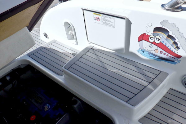 Formula-350 Crossover Bowrider 2015-Ship Faced Fort Myers Beach-Florida-United States-5870507
