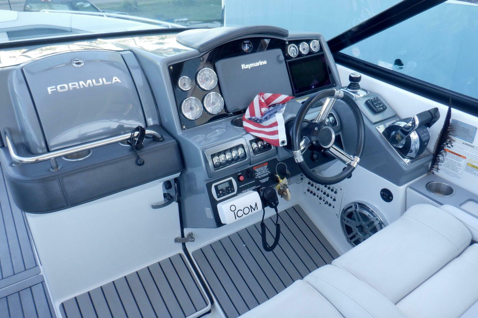 Formula-350 Crossover Bowrider 2015-Ship Faced Fort Myers Beach-Florida-United States-5870517 | Thumbnail