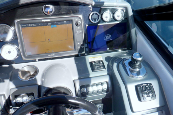 Formula-350 Crossover Bowrider 2015-Ship Faced Fort Myers Beach-Florida-United States-5870530