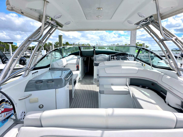 Formula-350 Crossover Bowrider 2015-Ship Faced Fort Myers Beach-Florida-United States-5980999