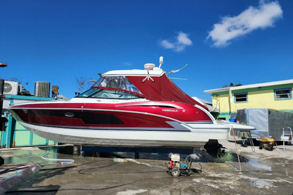 Formula-350 Crossover Bowrider 2015-Ship Faced Fort Myers Beach-Florida-United States-5870587