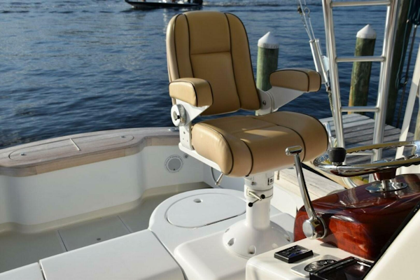 Custom Carolina-Dixon Boatworks Express 2008-OSPREY Stuart-Florida-United States-Fully Adjustable Stidd Helm Chair With Live Well Just Behind.-5806558