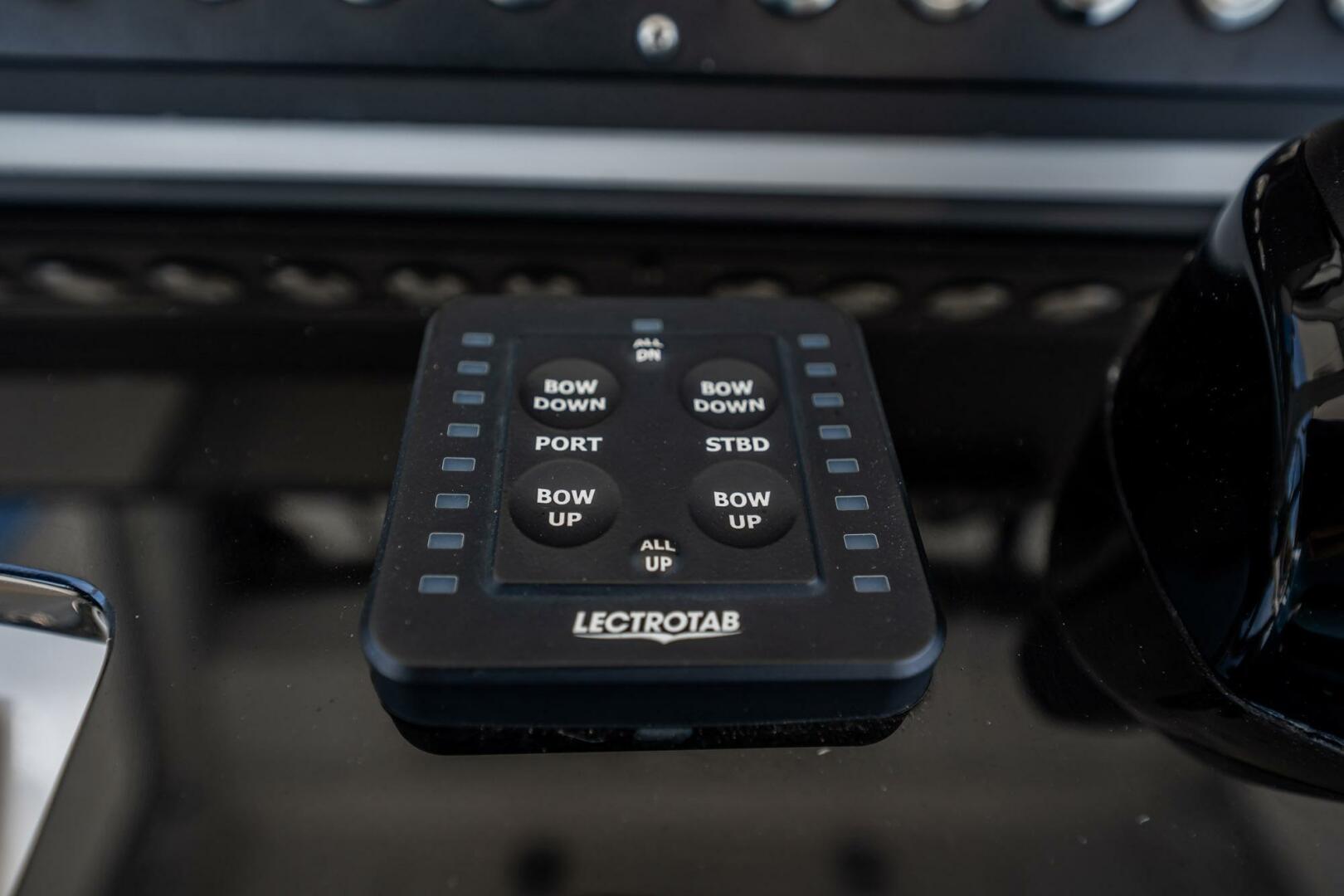 Everglades-335 Center Console 2021 -Bonita Sp;rings-Florida-United States-5811133 | Thumbnail