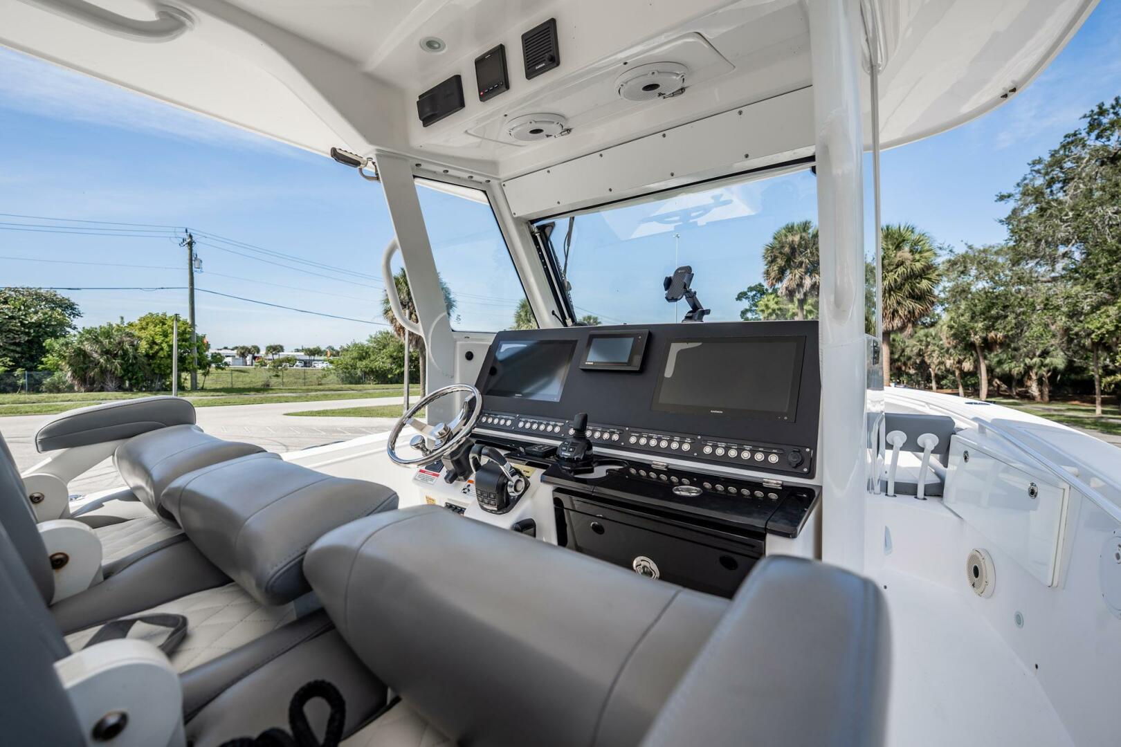 Everglades-335 Center Console 2021 -Bonita Sp;rings-Florida-United States-5811126 | Thumbnail