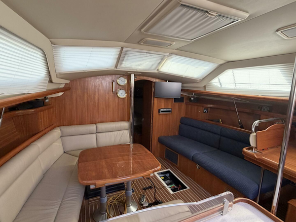 Hunter 2003 -Buffalo-New York-United States-5956307