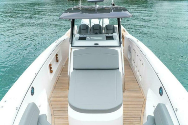 Fishing Raptor-390 Solarium 2025 -Sarasota-Florida-United States-5814254