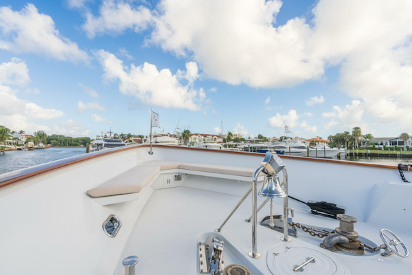 Christensen-Tri-Deck 1995-CHANSON Fort Lauderdale-Florida-United States-Foredeck-5837875