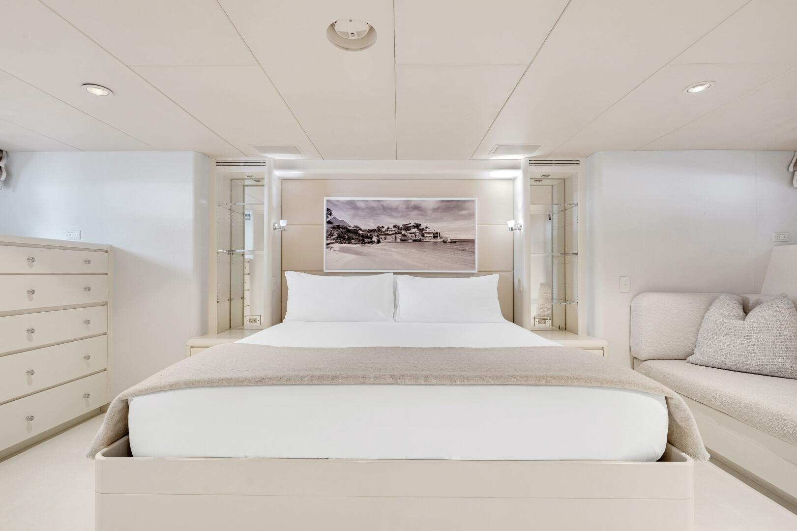 Christensen-Tri-Deck 1995-CHANSON Fort Lauderdale-Florida-United States-Owner Stateroom-5943063 | Thumbnail