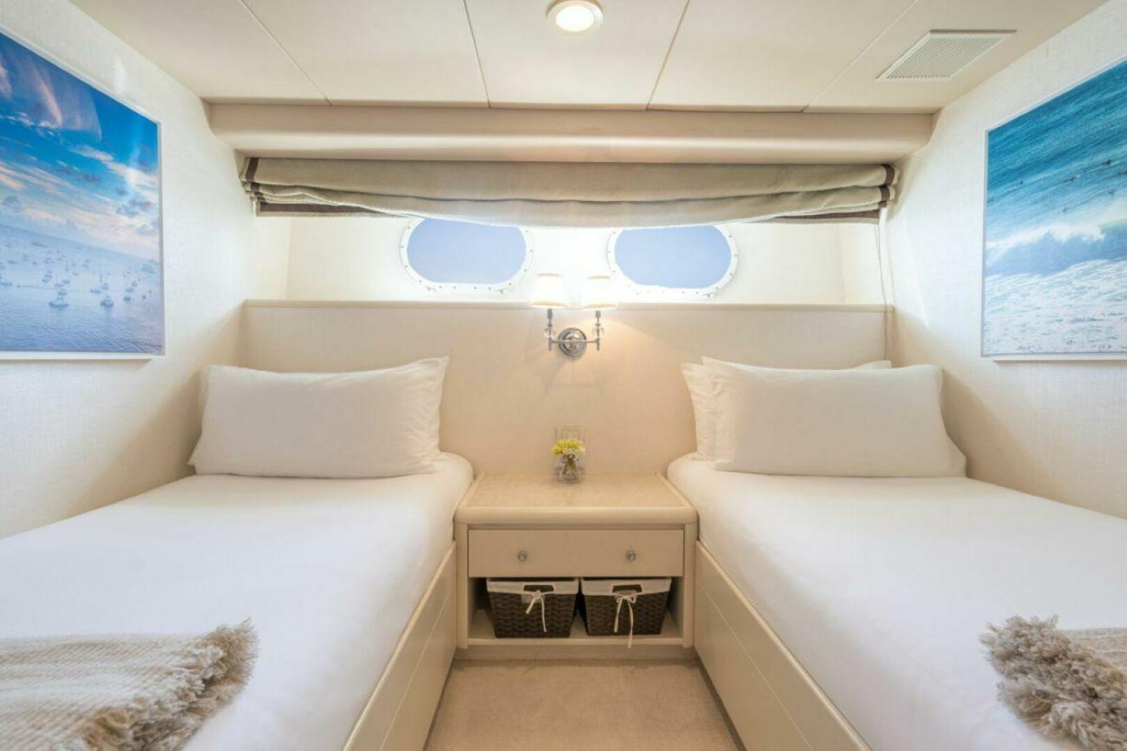 Christensen-Tri-Deck 1995-CHANSON Fort Lauderdale-Florida-United States-Guest Stateroom-5837860 | Thumbnail