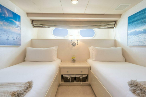 Christensen-Tri-Deck 1995-CHANSON Fort Lauderdale-Florida-United States-Guest Stateroom-5837860