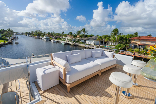 Christensen-Tri-Deck 1995-CHANSON Fort Lauderdale-Florida-United States-Sun Deck Bar Seating-5837872