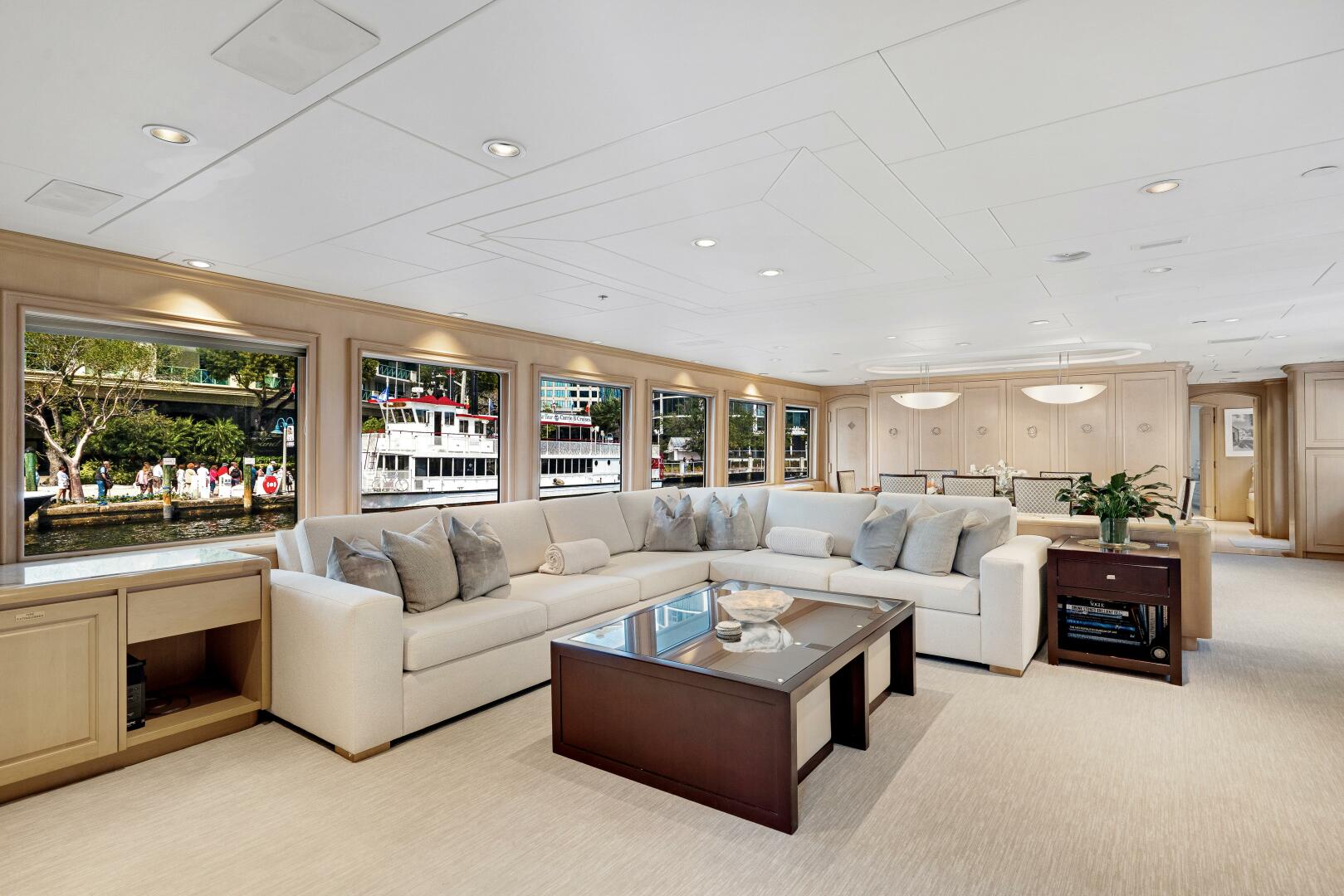 Christensen-Tri-Deck 1995-CHANSON Fort Lauderdale-Florida-United States-Salon-5943071 | Thumbnail