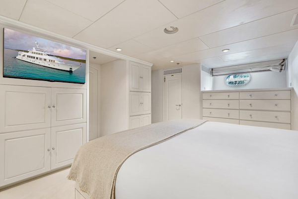 Christensen-Tri-Deck 1995-CHANSON Fort Lauderdale-Florida-United States-Owner Stateroom-5943065