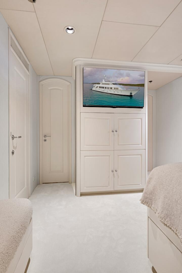 Christensen-Tri-Deck 1995-CHANSON Fort Lauderdale-Florida-United States-Owner Stateroom-5943069