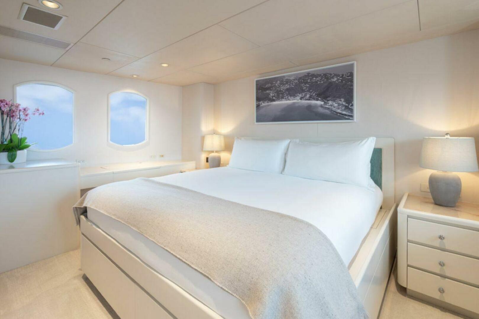 Christensen-Tri-Deck 1995-CHANSON Fort Lauderdale-Florida-United States-VIP Stateroom-5837853 | Thumbnail