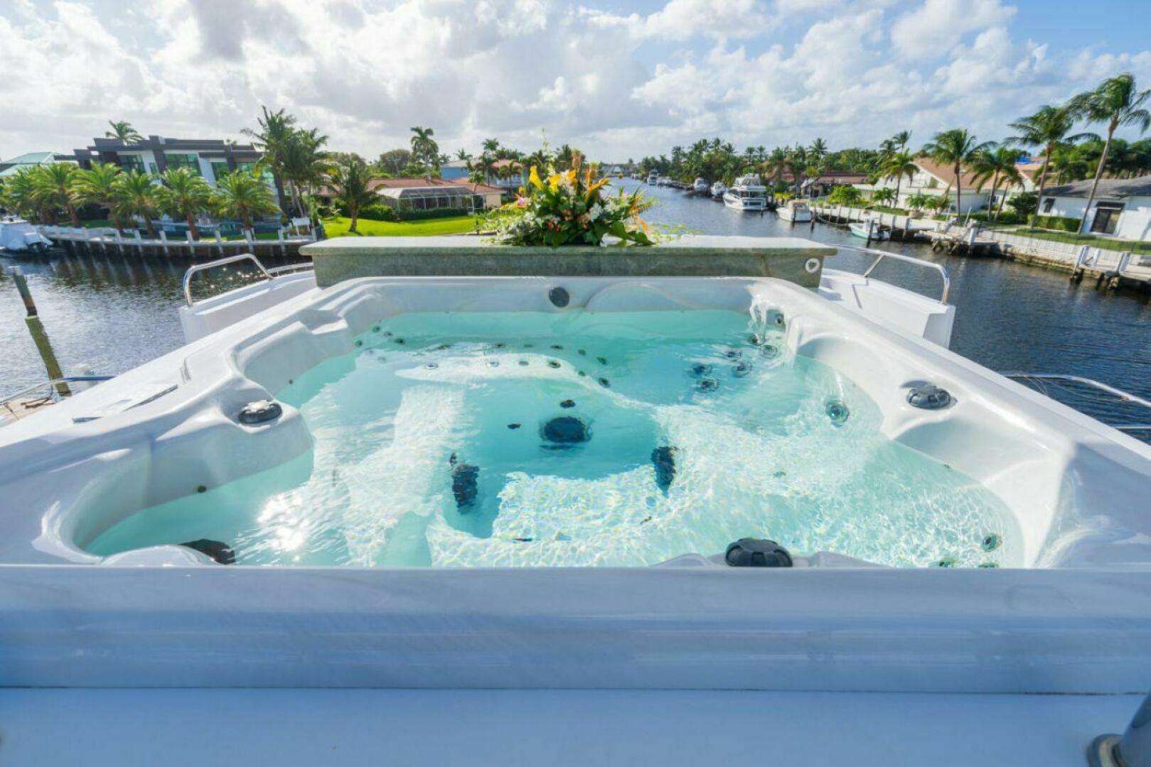 Christensen-Tri-Deck 1995-CHANSON Fort Lauderdale-Florida-United States-Sun Deck Jacuzzi-5837870 | Thumbnail