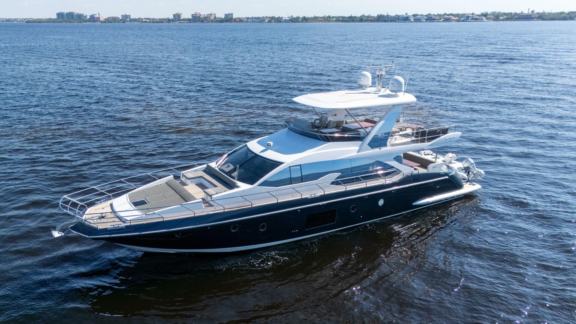 アライア Used Azimut 66' 66 Flybridge For Sale In Florida | Amici | United