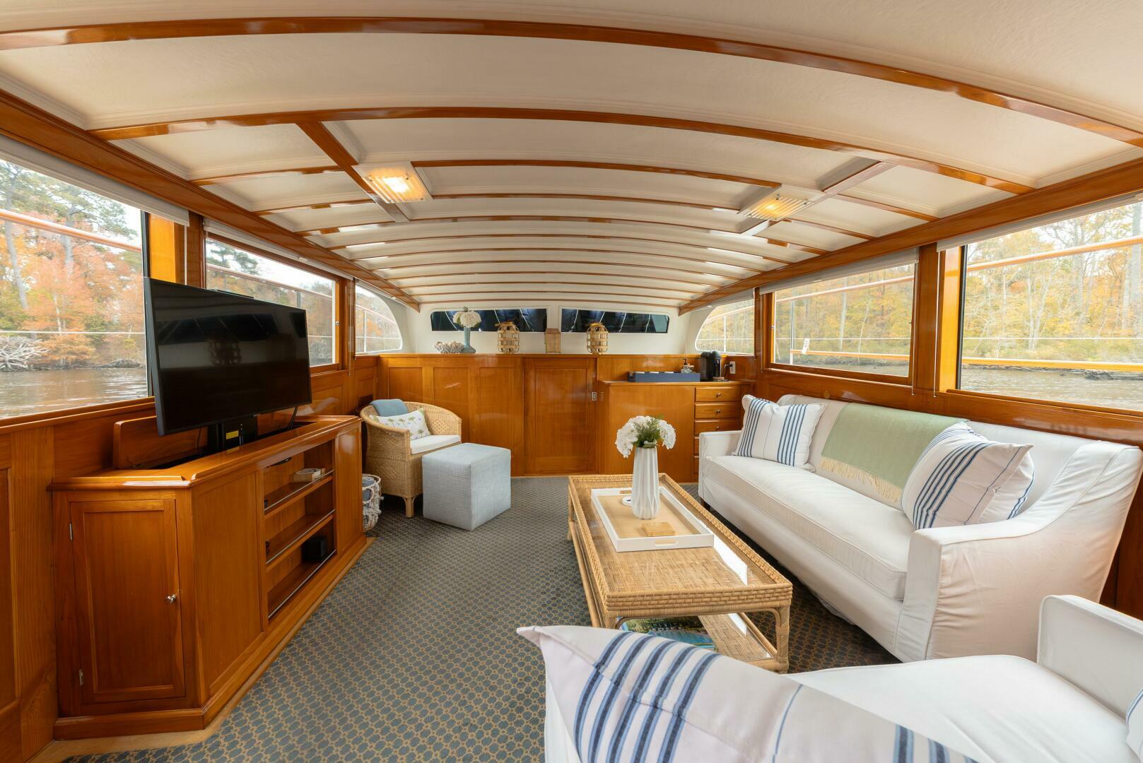 Trumpy-58 1971-SOMERSET Chesapeake-Virginia-United States-Saloon-5820224 | Thumbnail