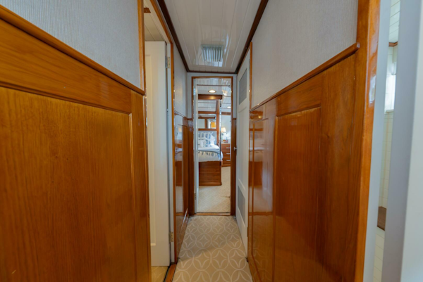 Trumpy-58 1971-SOMERSET Chesapeake-Virginia-United States-Lower Companionway-5820227
