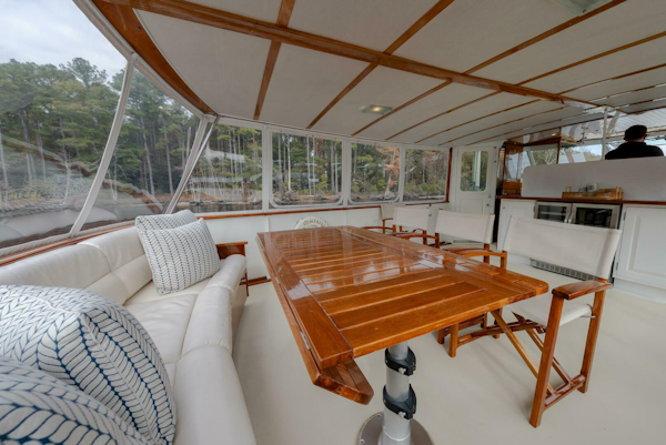 Trumpy-58 1971-SOMERSET Chesapeake-Virginia-United States-Aft Deck Dining-5820248
