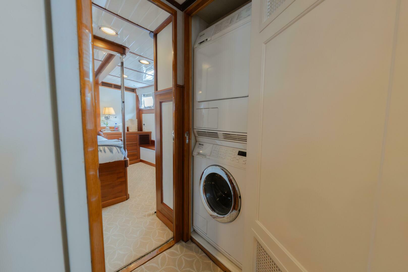 Trumpy-58 1971-SOMERSET Chesapeake-Virginia-United States-Laundry-5820228 | Thumbnail