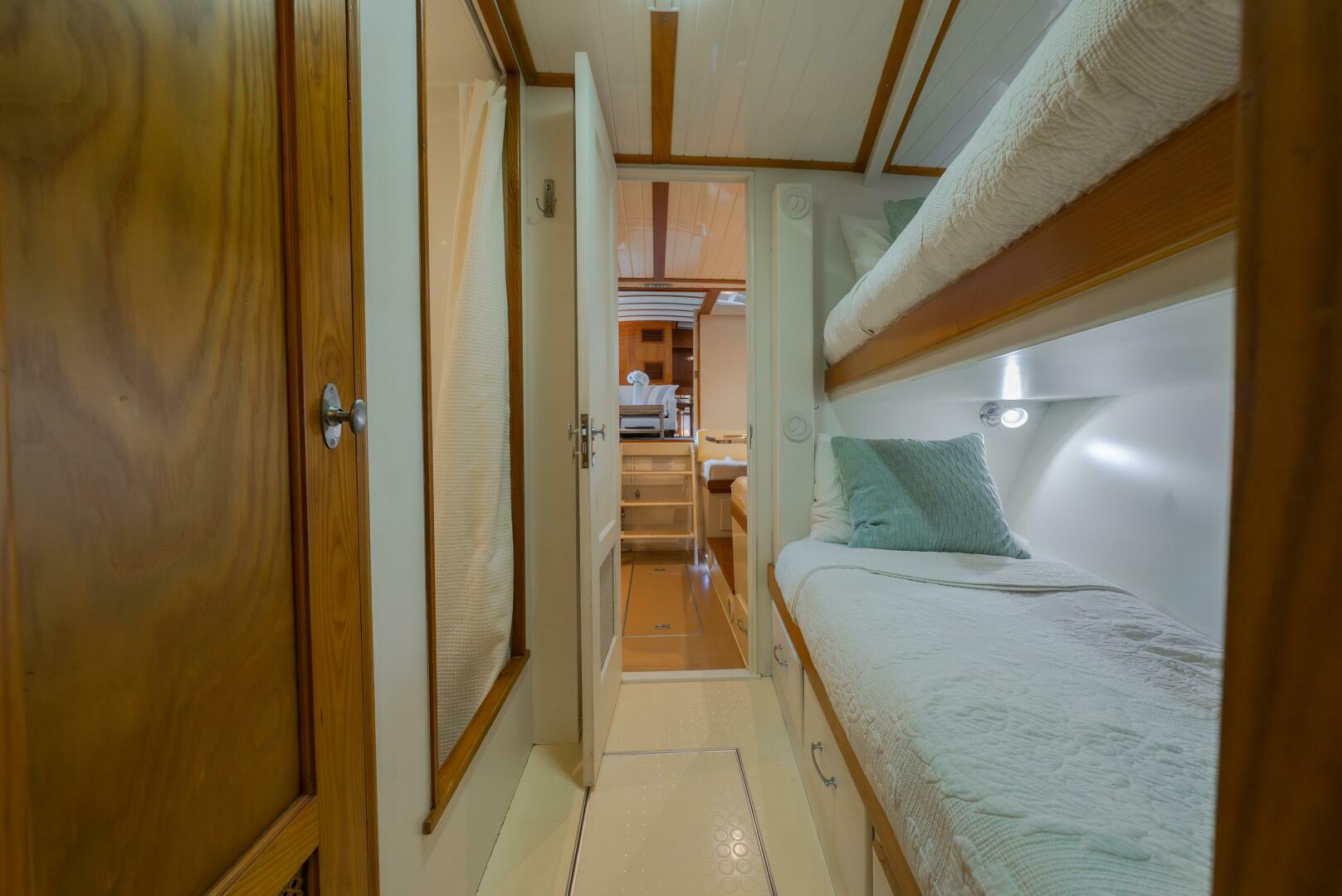 Trumpy-58 1971-SOMERSET Chesapeake-Virginia-United States-Crew Quarters-5820240 | Thumbnail