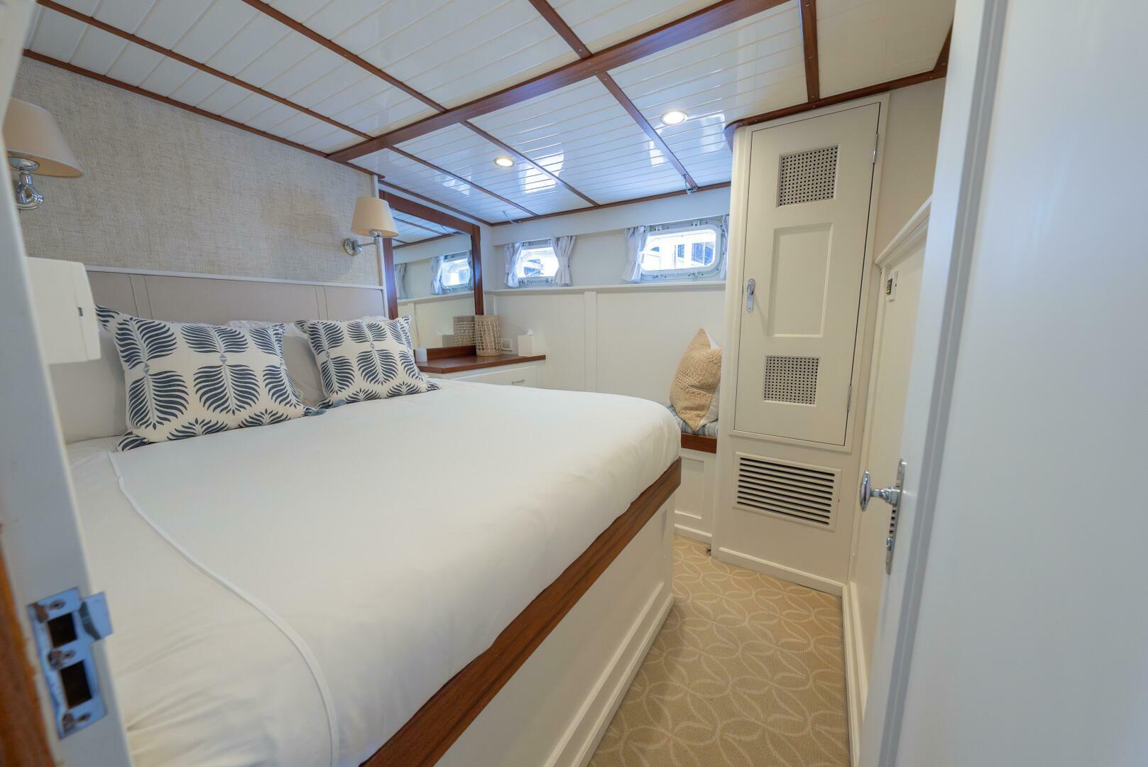 Trumpy-58 1971-SOMERSET Chesapeake-Virginia-United States-Guest Stateroom-5820233 | Thumbnail