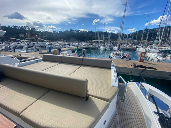 Azimut-77S 2016 -Castel Volturno-Italy-5819722