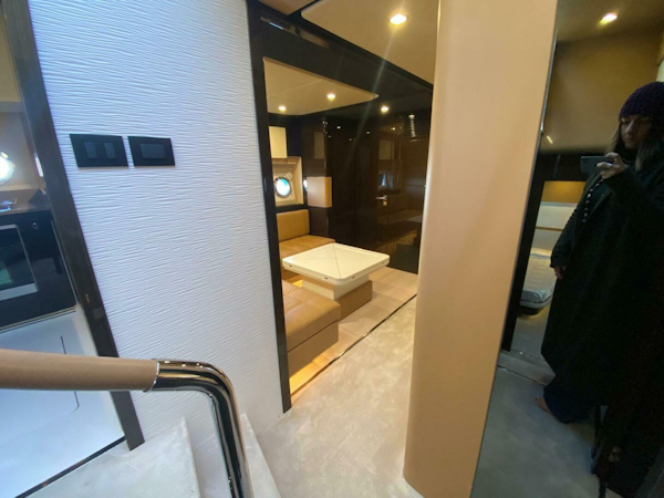 Azimut-77S 2016 -Castel Volturno-Italy-5819773