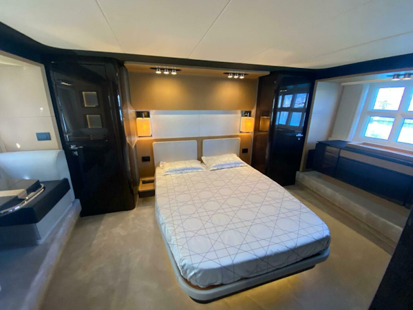 Azimut-77S 2016 -Castel Volturno-Italy-5819770