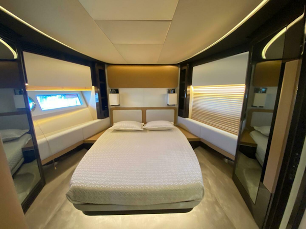 Azimut-77S 2016 -Castel Volturno-Italy-5819776