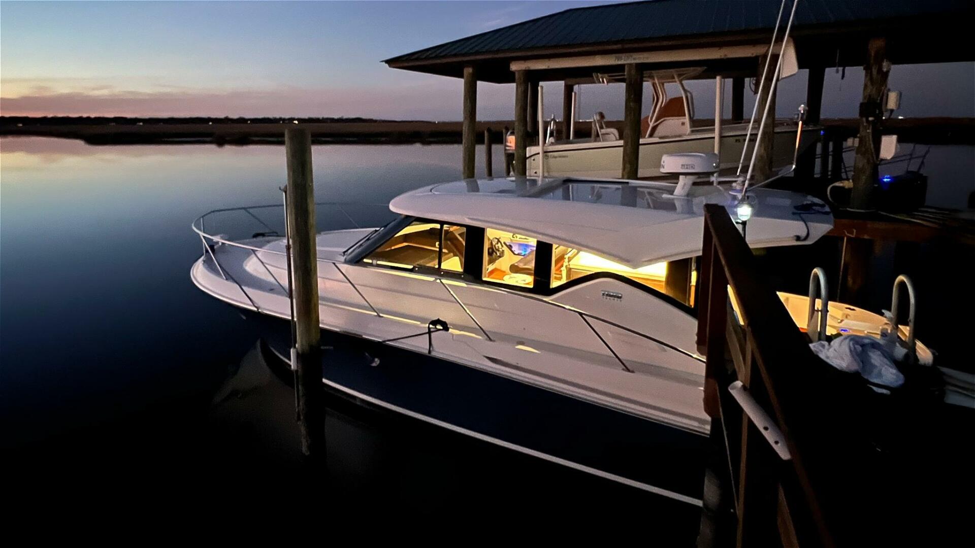 Tiara Yachts-C39 Coupe 2017-Silver Lining Bristol-Rhode Island-United States-5821688 | Thumbnail